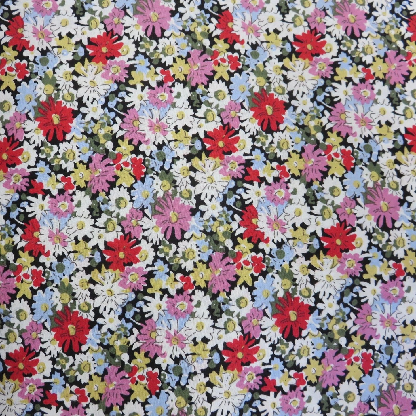 Daisies lightweight thin cotton fabric by half metre | 140cm wide